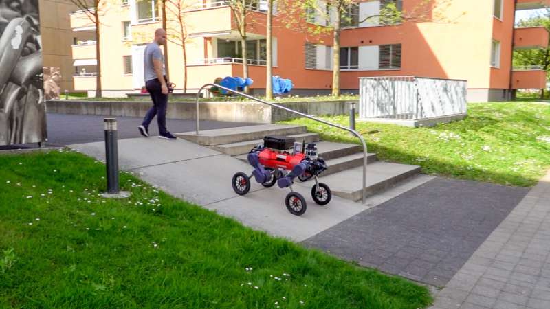 An autonomously navigating robot on wheels