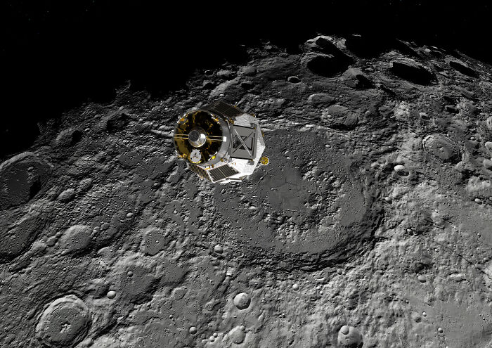 Physicists want to drill a five kilometer hole in the moon, online discussion arises