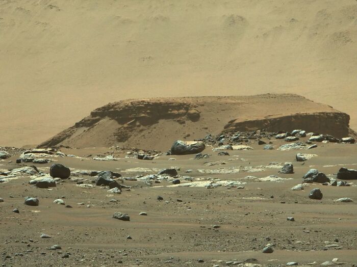 Scientists intrigued after finding a completely different kind of rock on Mars