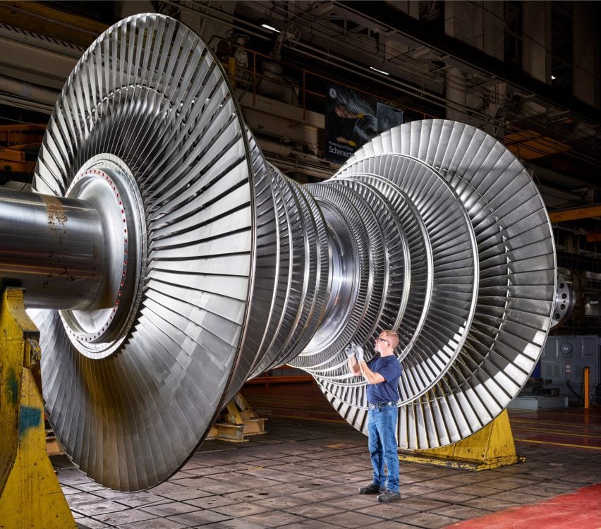 Inspection of the rotor of a low pressure steam turbine, 