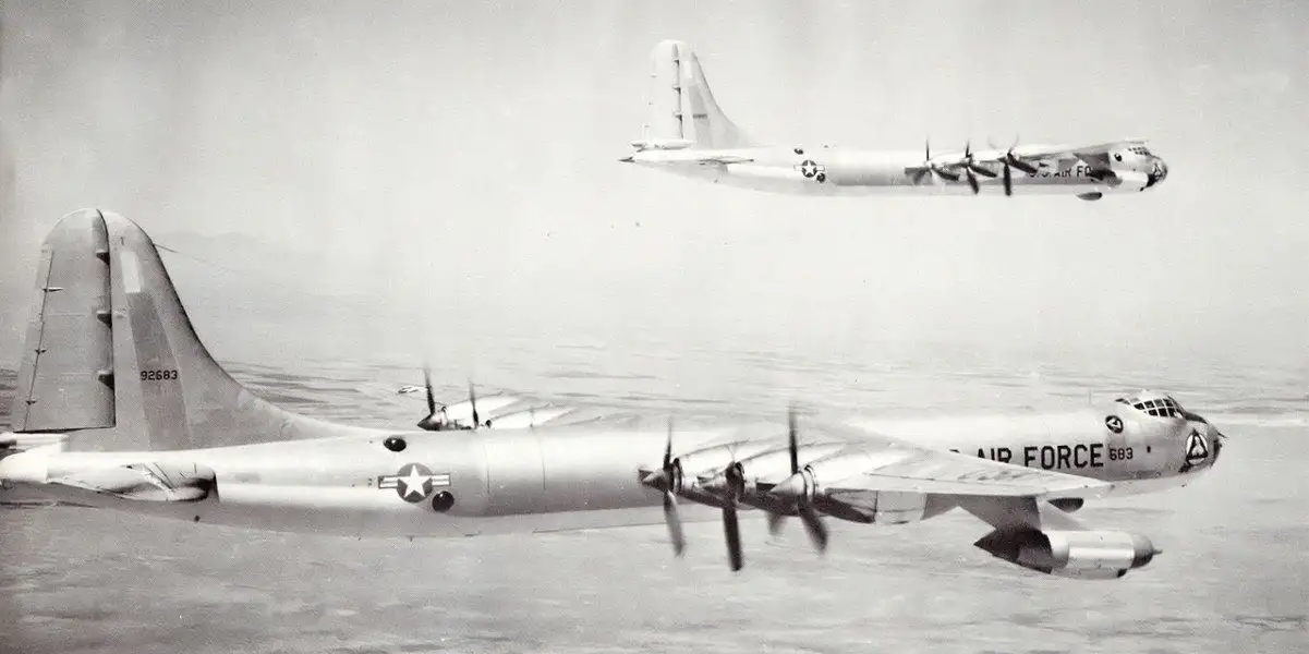 A B-36 mechanic's nerve-wracking mission: waiting in the wings of a Peacekeeper for hours to maintain the engines in flight