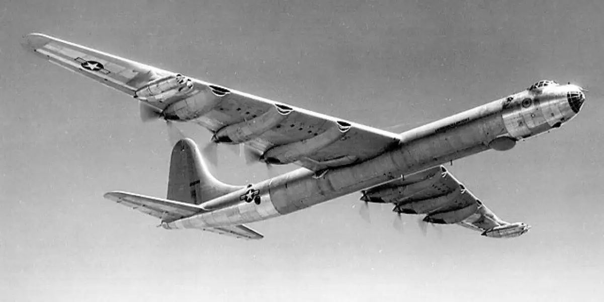 A B-36 mechanic's nerve-wracking mission: waiting in the wings of a Peacekeeper for hours to maintain the engines in flight