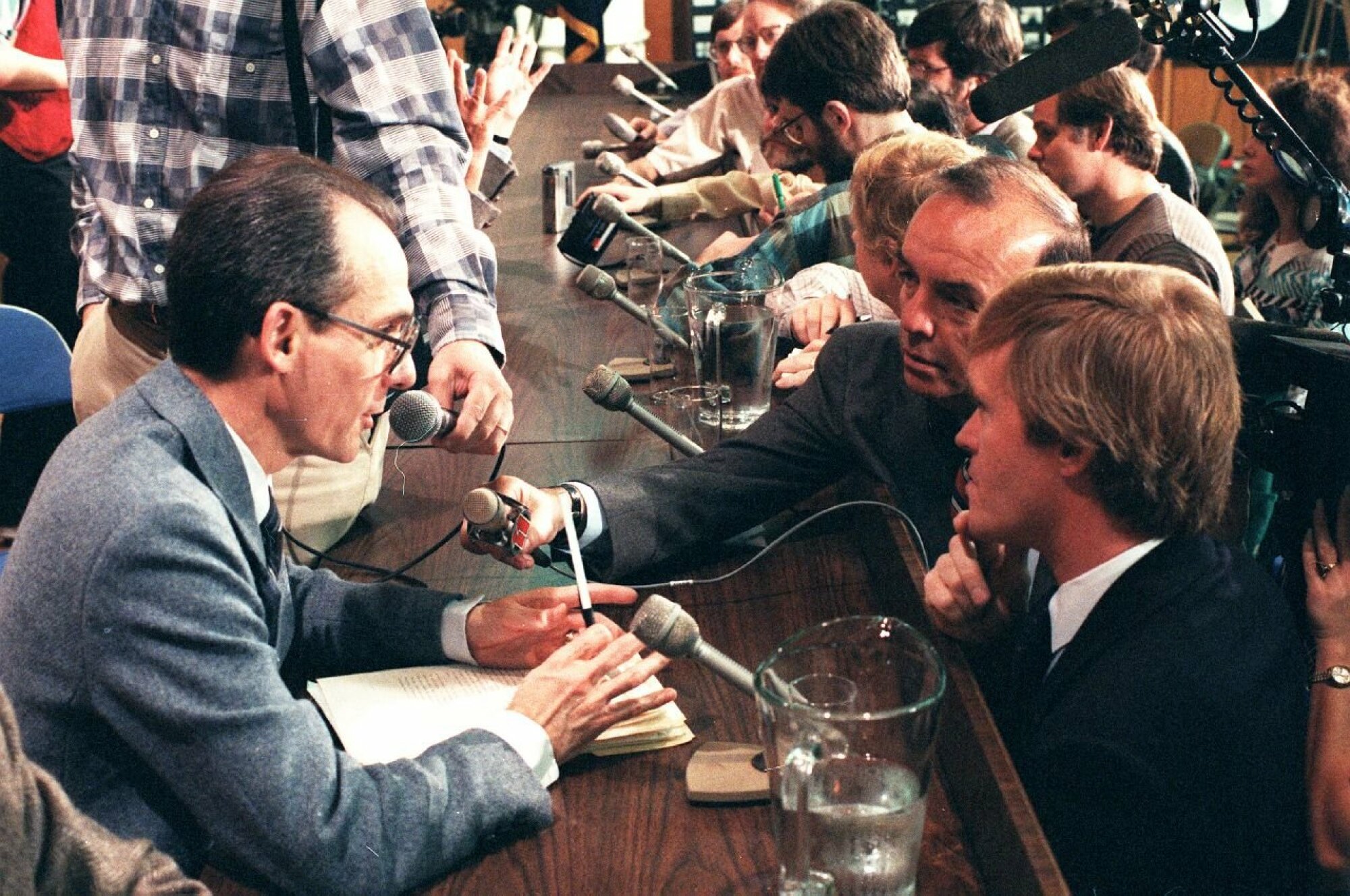 Ed Stone speaks to the media during the historic 1986 Uranus flyby.