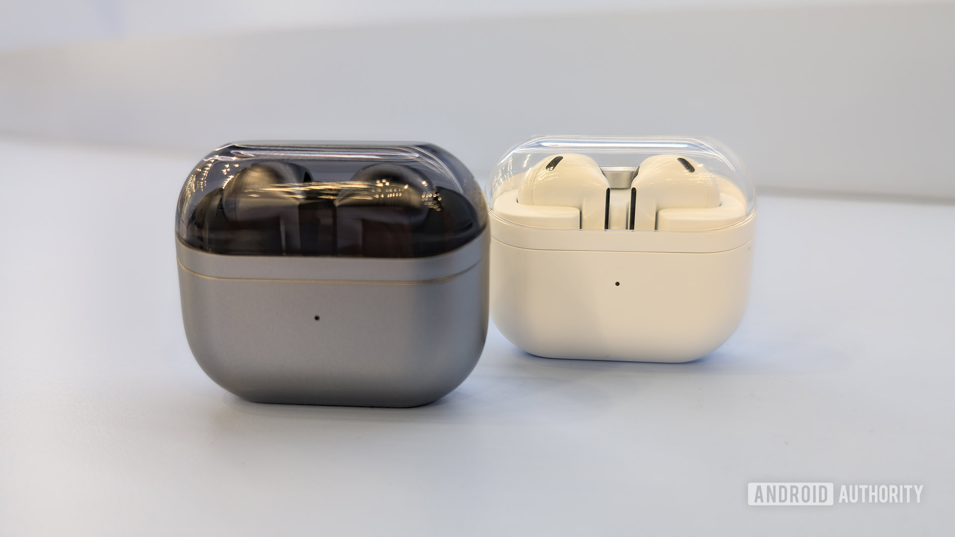 Samsung Galaxy Buds 3 and Galaxy Buds 3 Pro cases with earbuds inside