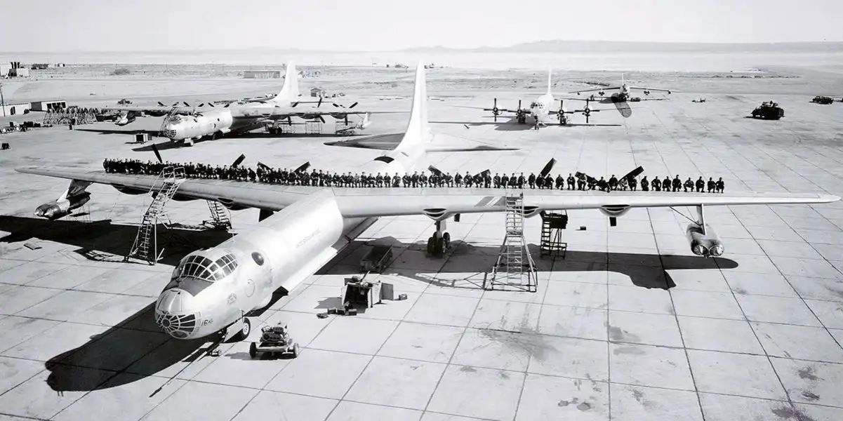 The unnerving mission of a B-36 mechanic: hours spent waiting in the wings of a Peacemaker to Maintain the Engines in Flight